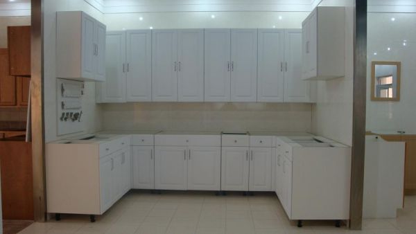 White Kitchen Cabinet